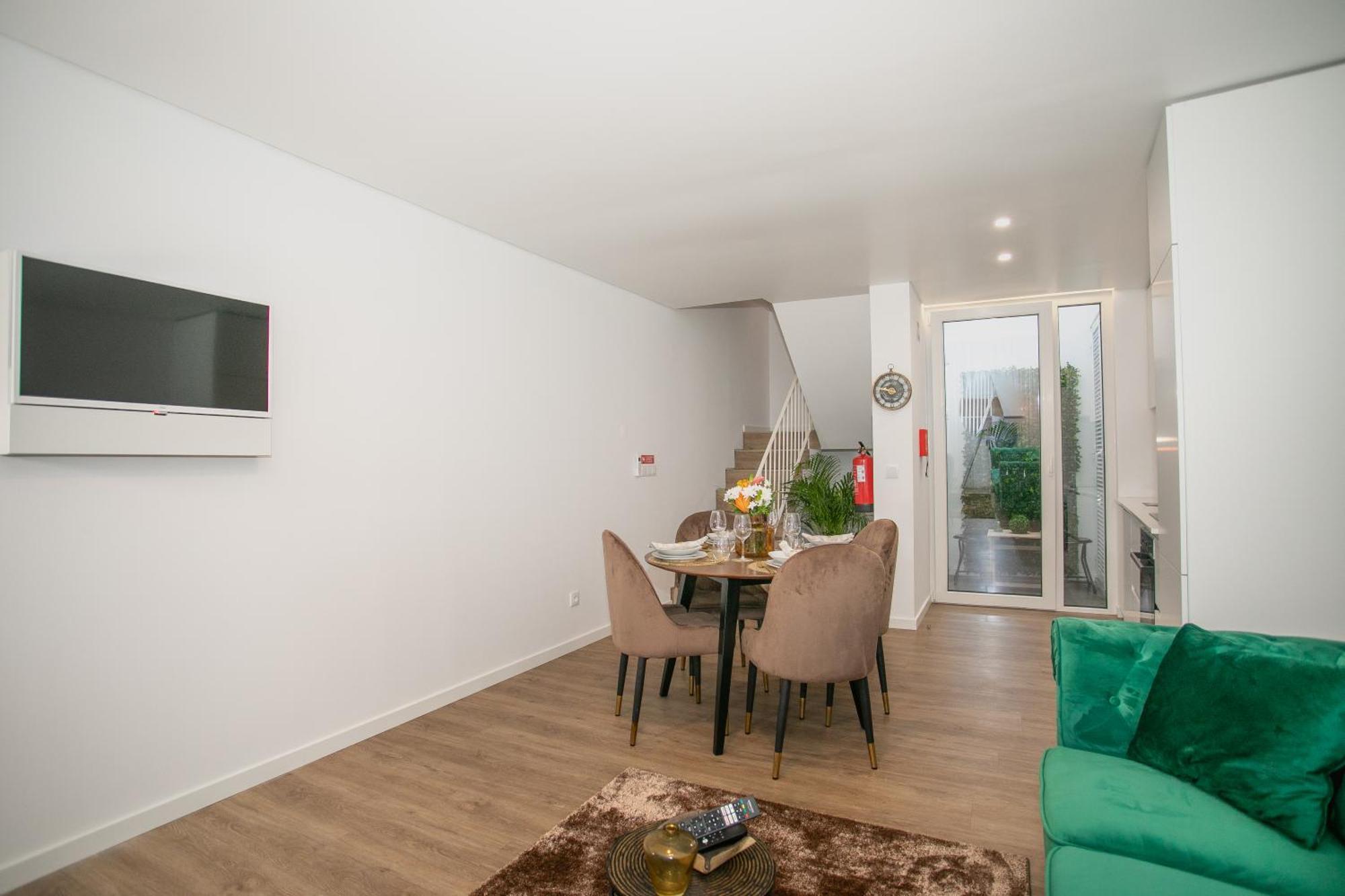 City Glow House 蓬塔德尔加达 外观 照片